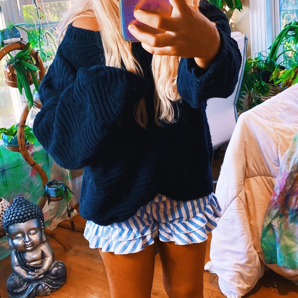 SOLD ON IG💖Black Luna EOversized Thick Sweater🍂 - Picture 12 of 12